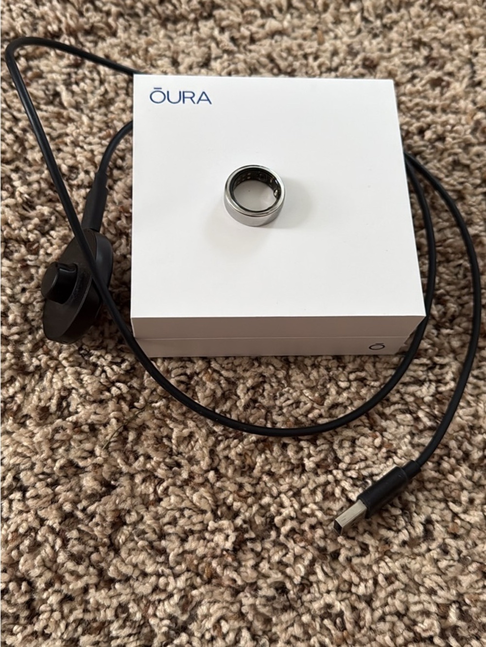 Oura Silver Smart Ring with Black Charging Cable